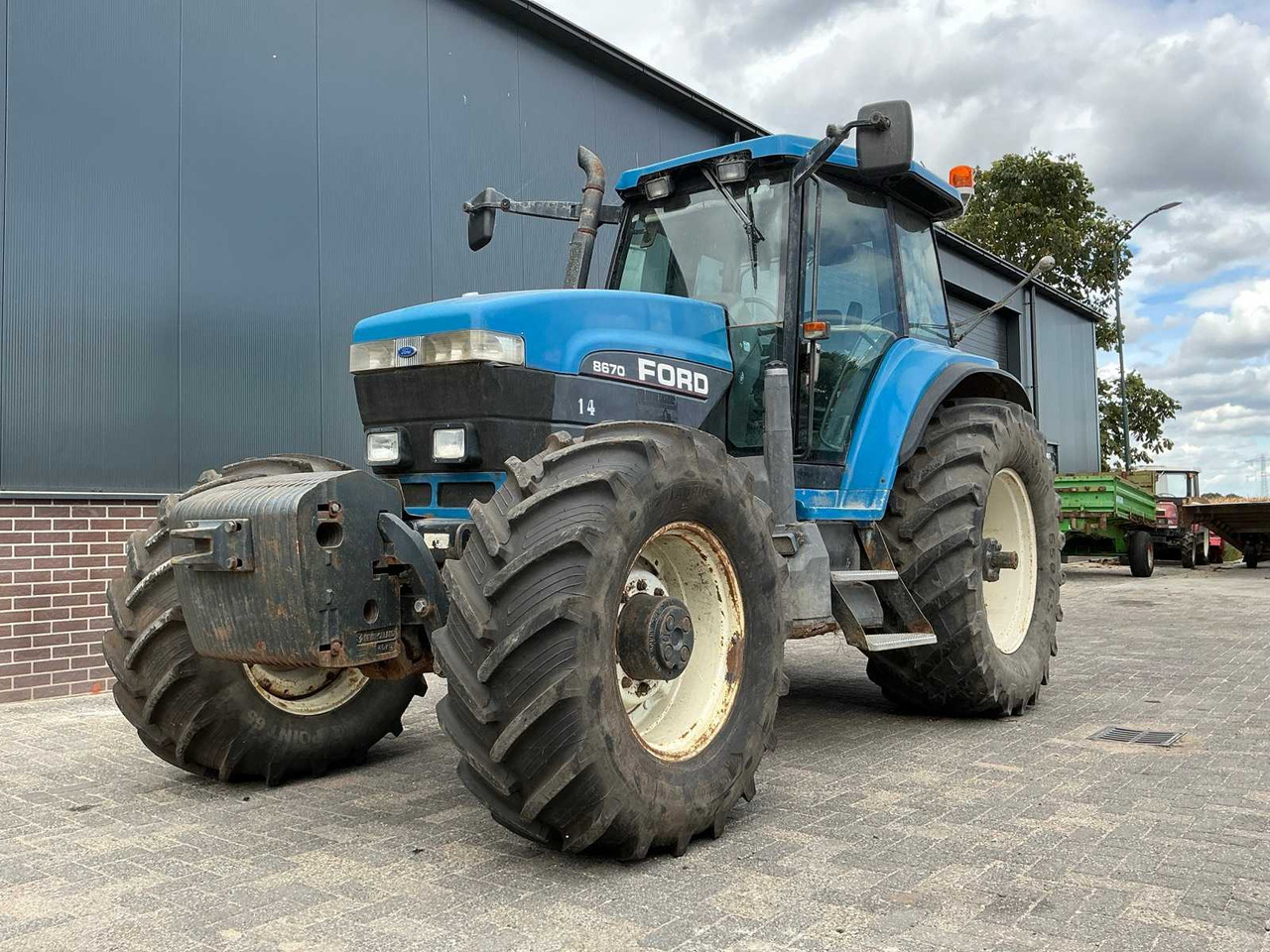 Ford 8670 - Farm tractor: picture 1 Ford 8670 - Farm tractor: picture 1