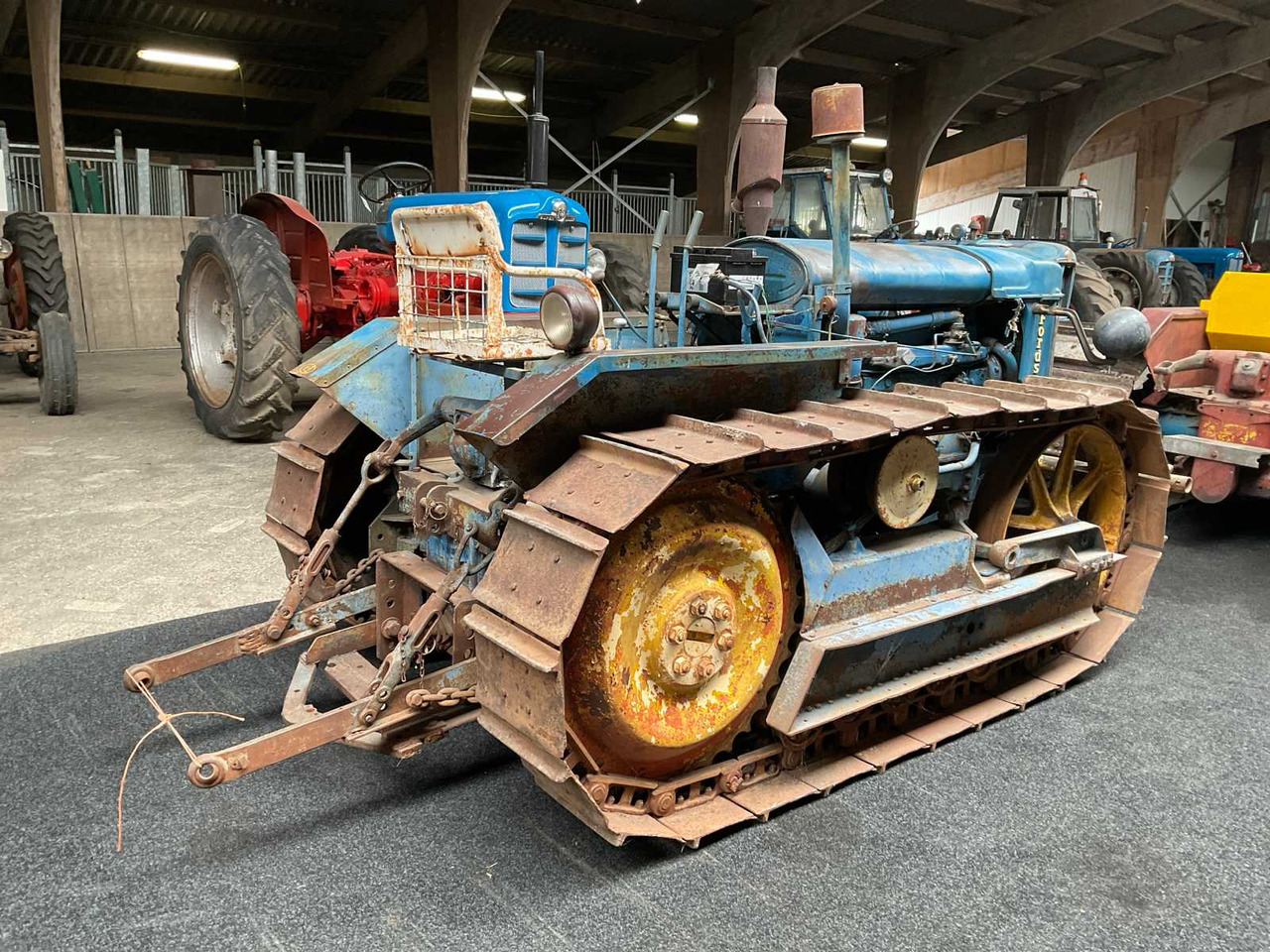 Fordson County Crawler, E27N, P6 - Farm tractor: picture 3 Fordson County Crawler, E27N, P6 - Farm tractor: picture 3