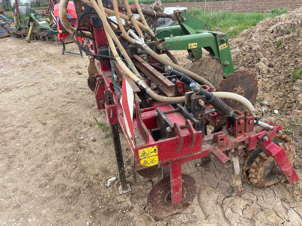 Guilbart Striptill - Soil tillage equipment: picture 1 Guilbart Striptill - Soil tillage equipment: picture 1