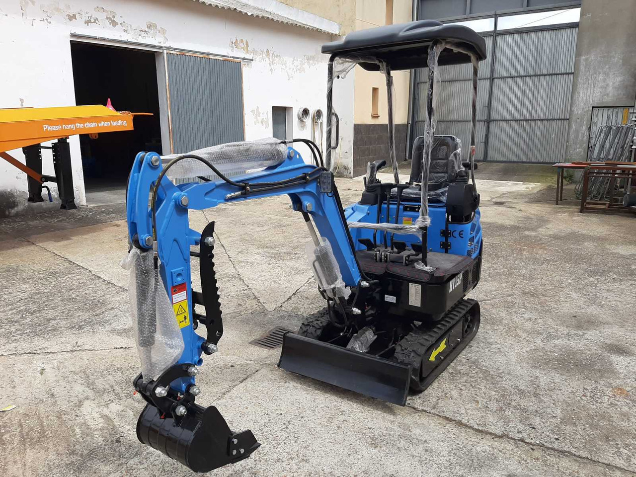 HT - Mini excavator: picture 2 HT - Mini excavator: picture 2