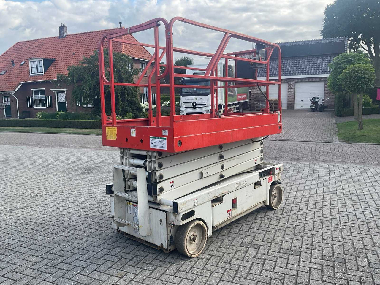 Haulotte Compact 12 - Aerial platform: picture 3 Haulotte Compact 12 - Aerial platform: picture 3