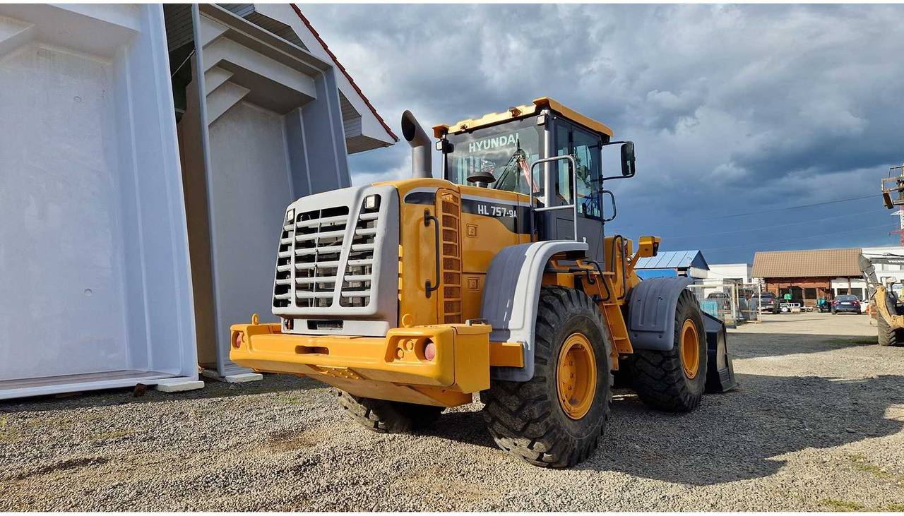 Hyundai HL757-9A - Wheel loader: picture 4 Hyundai HL757-9A - Wheel loader: picture 4