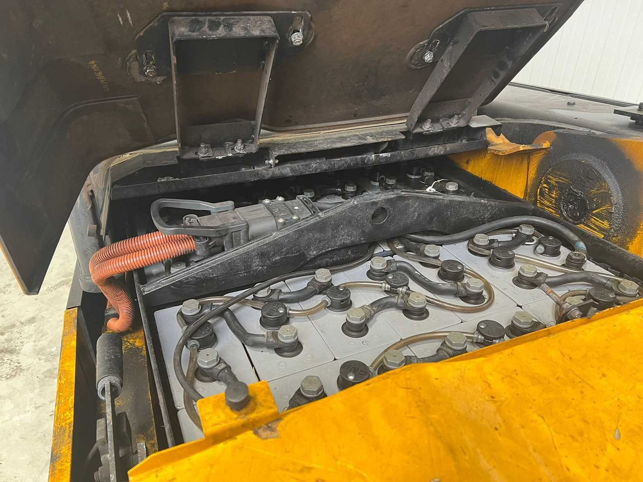 JCB - 2020 - TLT30-19E WITH FORK POSITIONER - FORKLIFT - SIDE-SHIFT - Forklift: picture 5 JCB - 2020 - TLT30-19E WITH FORK POSITIONER - FORKLIFT - SIDE-SHIFT - Forklift: picture 5