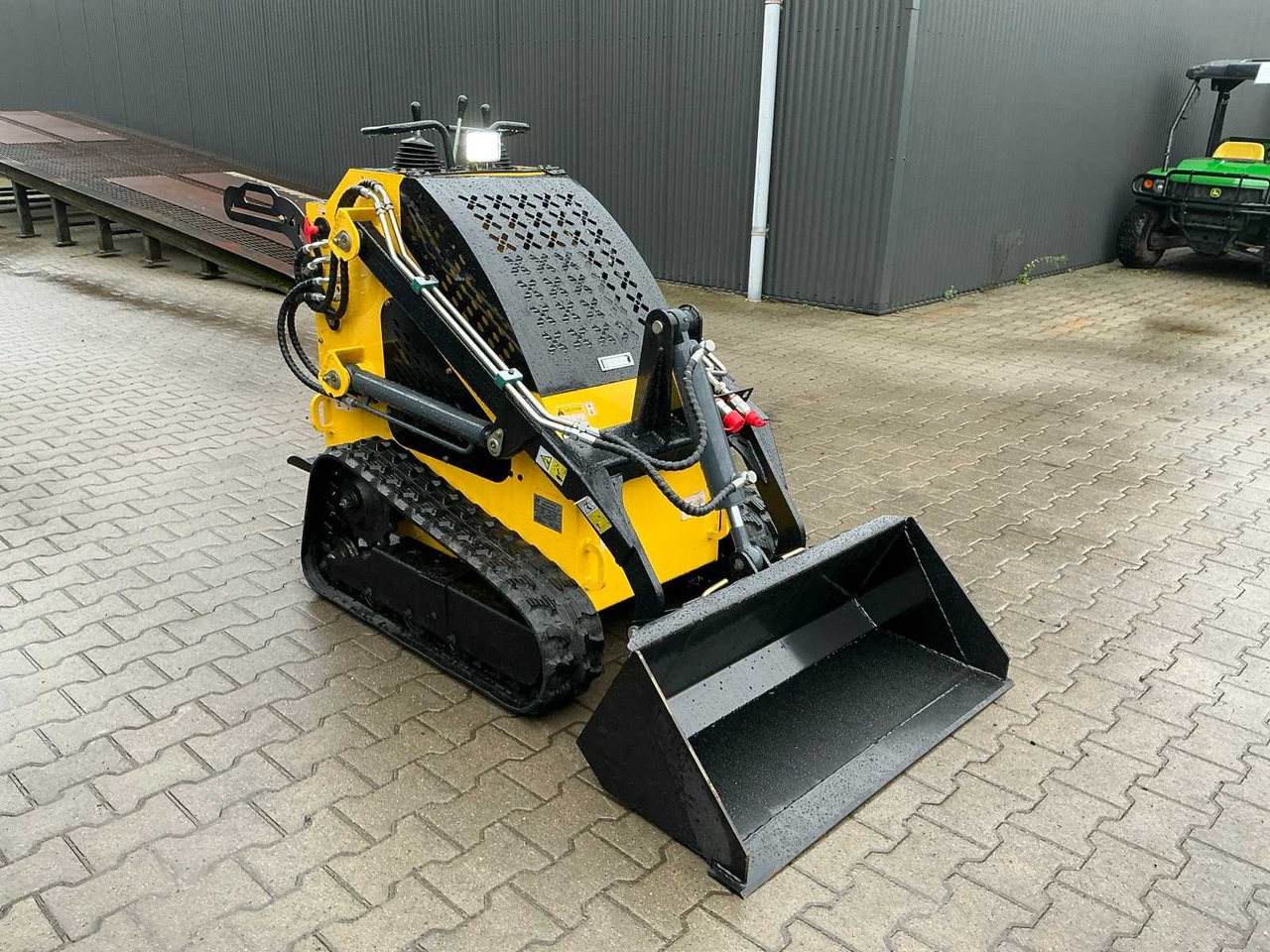 Compact track loader JL LRT360 MINI LOADER / SKID STEER LOADER ON TRACKS: picture 8
