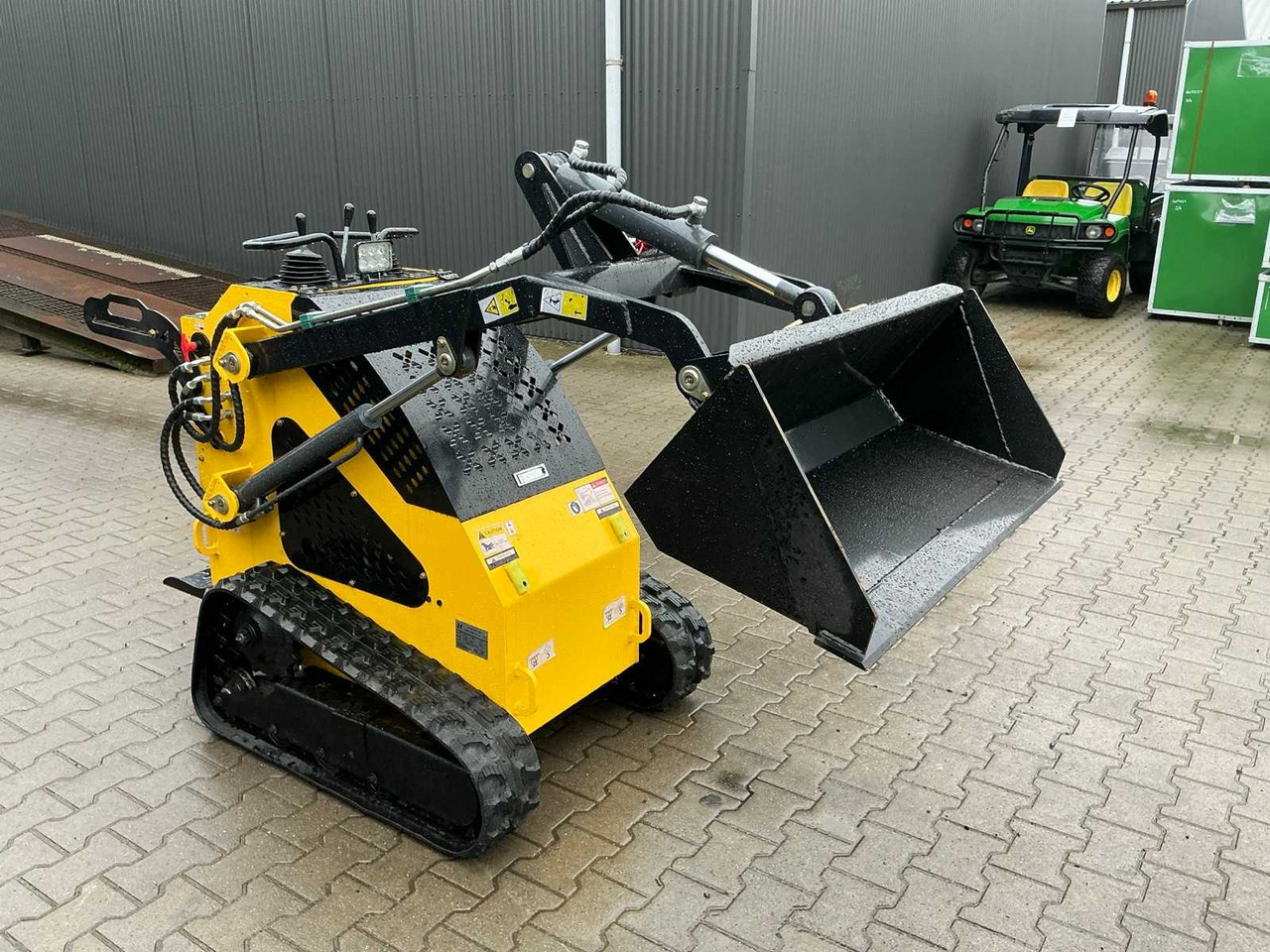 Compact track loader JL LRT360 MINI LOADER / SKID STEER LOADER ON TRACKS: picture 17