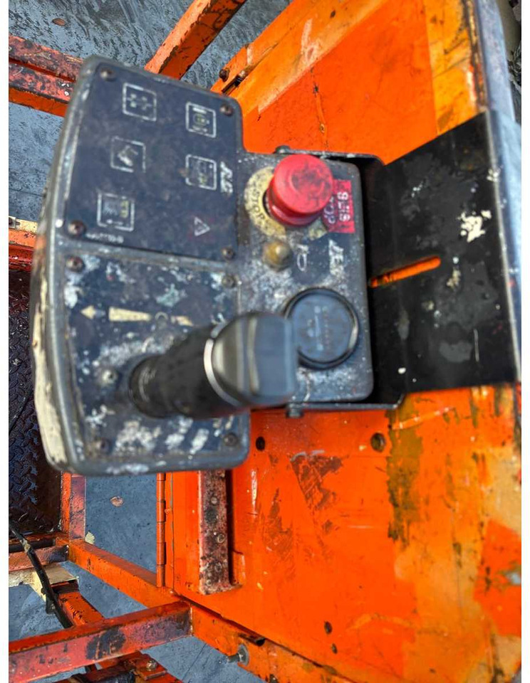 JLG - 2033E - AERIAL WORK PLATFORMS - 1997 - Aerial platform: picture 5 JLG - 2033E - AERIAL WORK PLATFORMS - 1997 - Aerial platform: picture 5