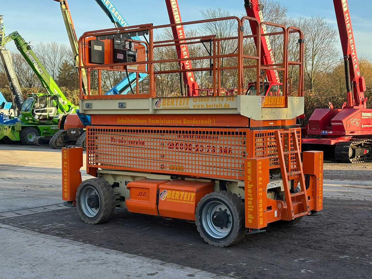 JLG - M4069 LE - JLG M4069 LE ROUGTH TERRAIN SCISSOR LIFT WITH OUTRIGGERS AND DIESEL GENERATOR - 2008 - Aerial platform: picture 5 JLG - M4069 LE - JLG M4069 LE ROUGTH TERRAIN SCISSOR LIFT WITH OUTRIGGERS AND DIESEL GENERATOR - 2008 - Aerial platform: picture 5