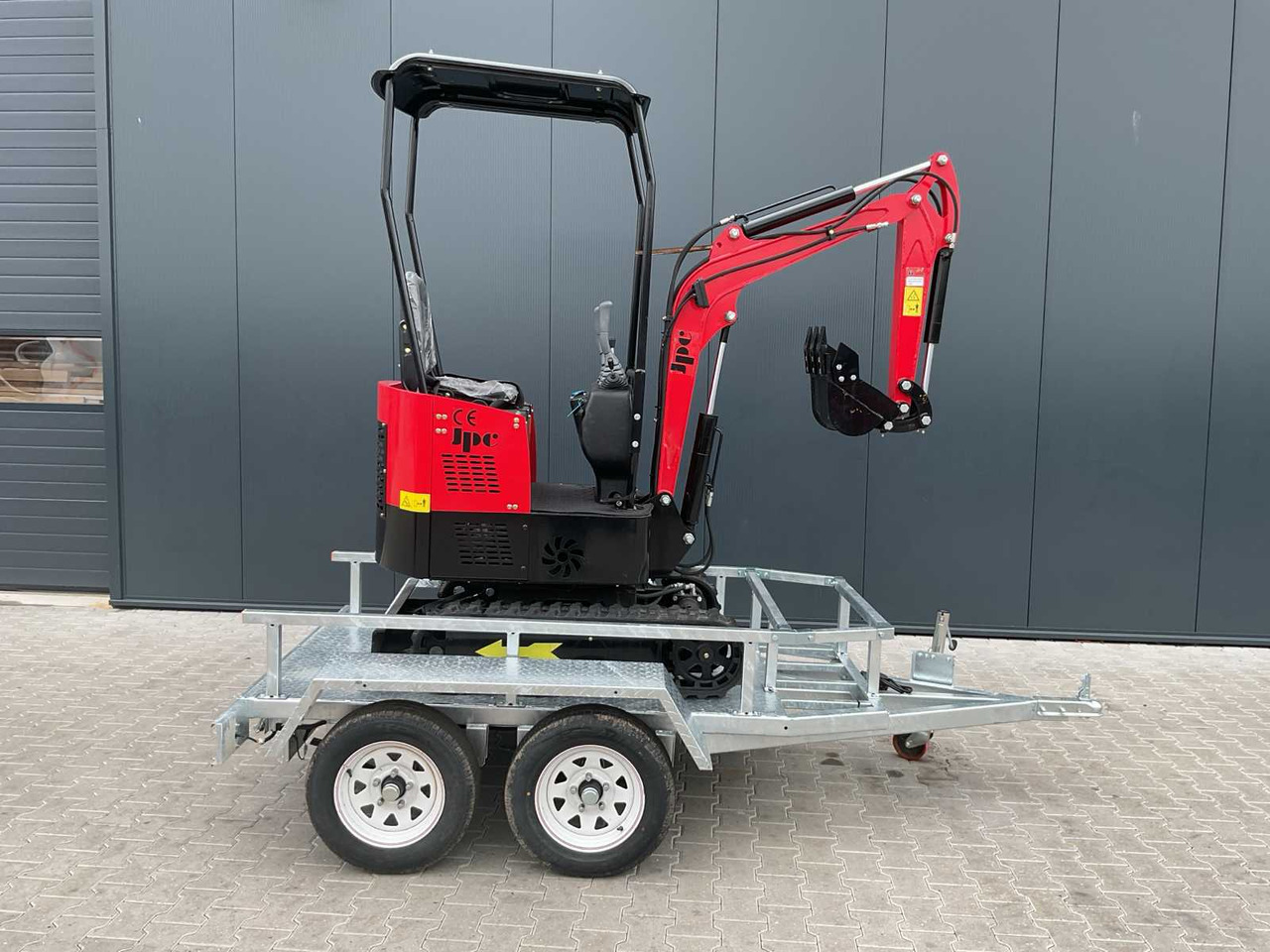 JPC HT12 met aanhangwagen - Backhoe loader: picture 2 JPC HT12 met aanhangwagen - Backhoe loader: picture 2