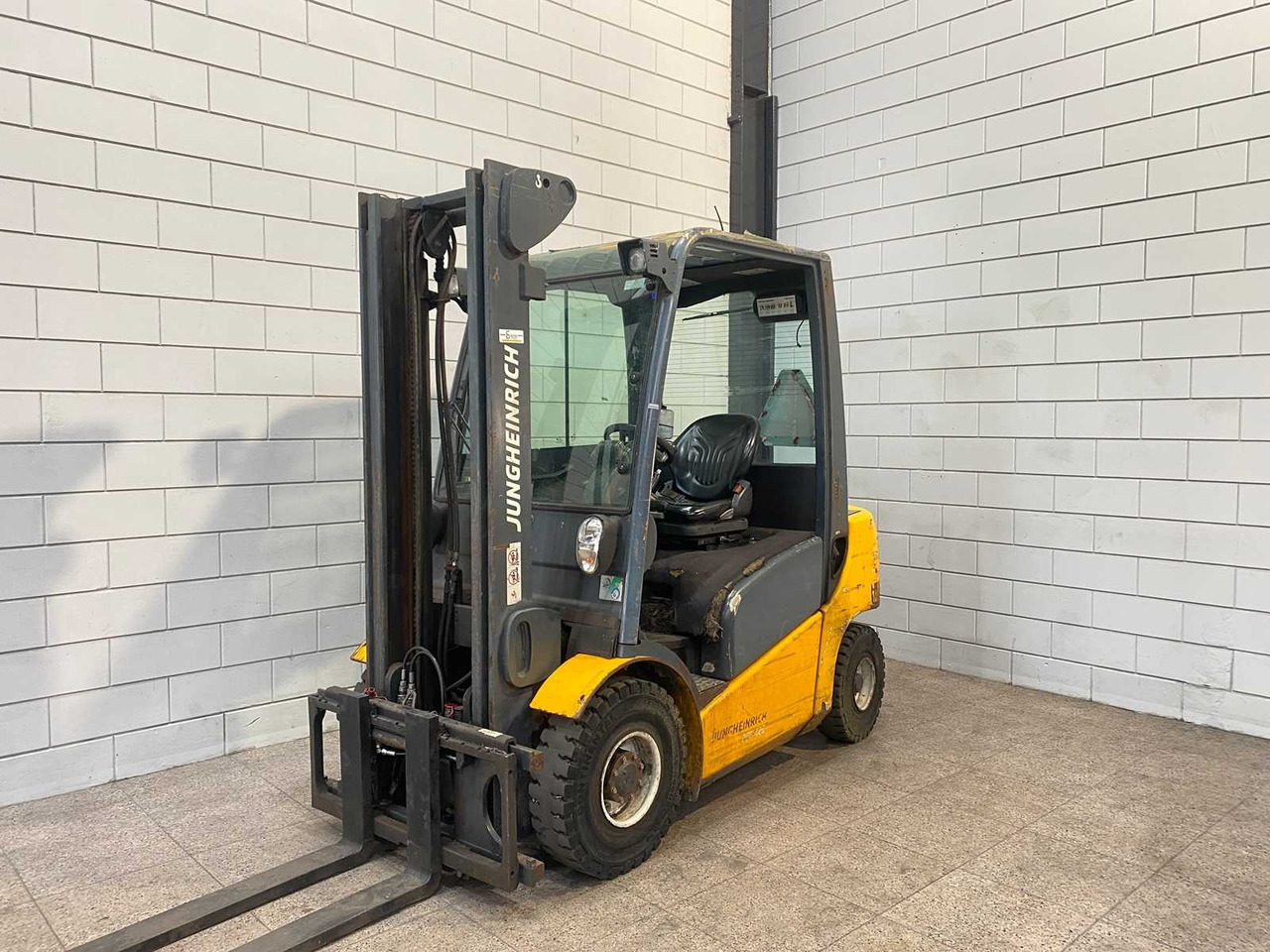 JUNGHEINRICH - 2014 - DFG425 - FORKLIFT TRUCK - Forklift: picture 2 JUNGHEINRICH - 2014 - DFG425 - FORKLIFT TRUCK - Forklift: picture 2