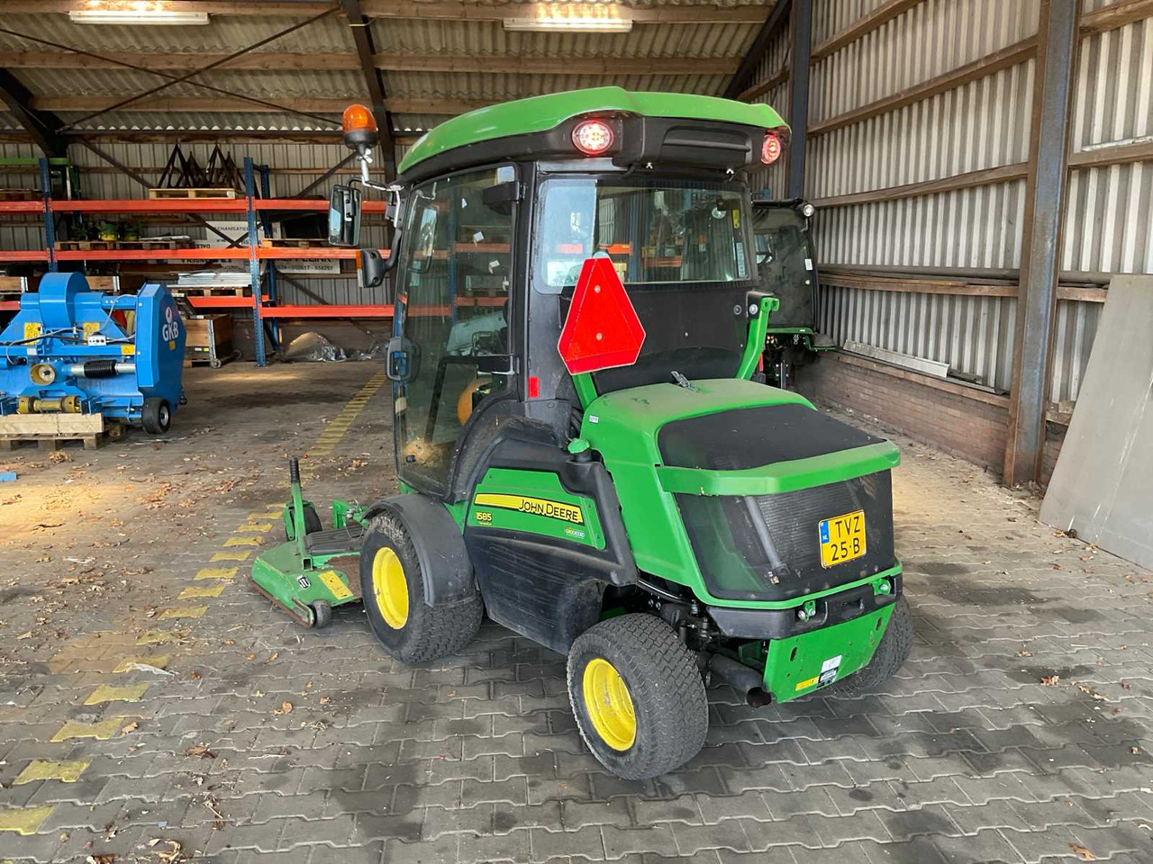 John Deere 1585 TerrainCut - Garden mower: picture 3 John Deere 1585 TerrainCut - Garden mower: picture 3