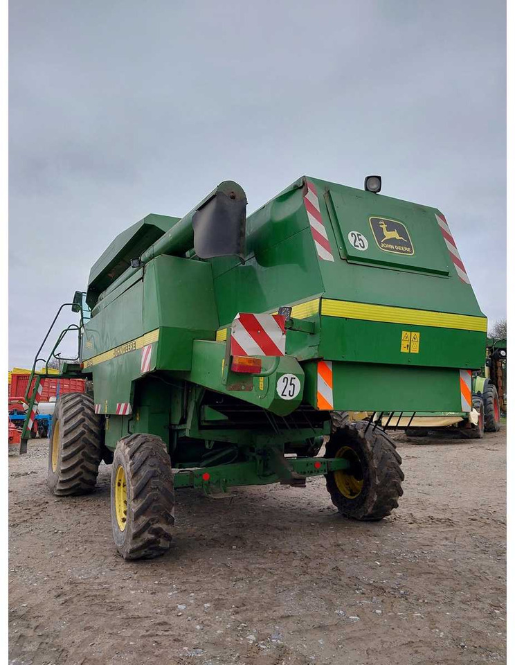John Deere 2264 Hillmaster - Combine harvester: picture 4 John Deere 2264 Hillmaster - Combine harvester: picture 4