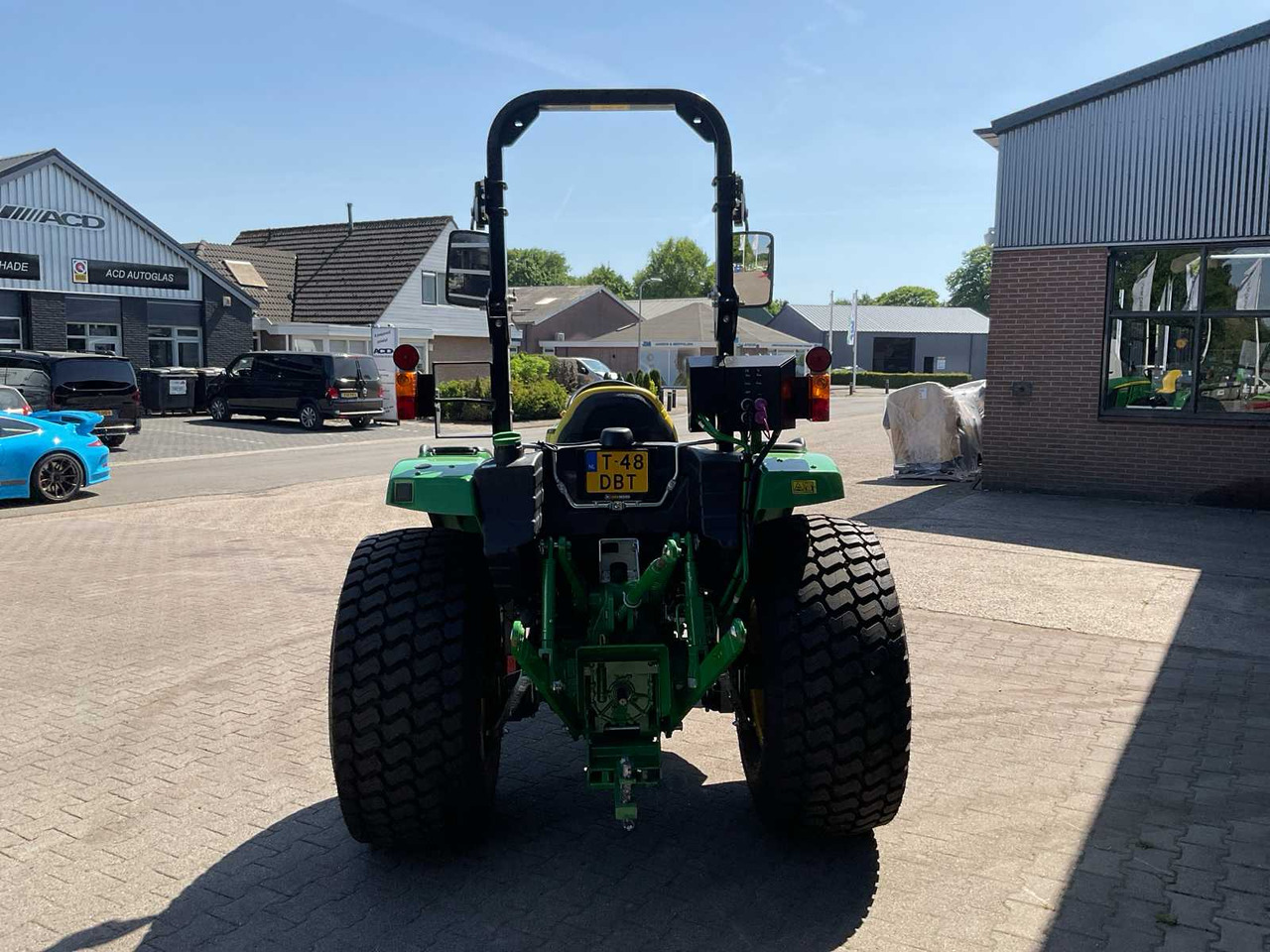 John Deere 4052M - Mini tractor: picture 4 John Deere 4052M - Mini tractor: picture 4