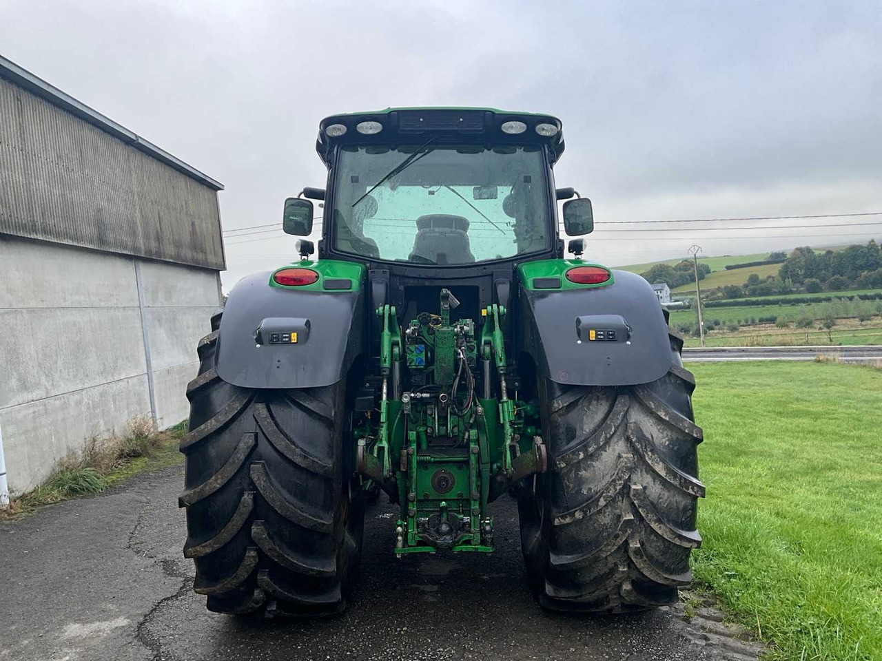 John Deere 6210r - Farm tractor: picture 4 John Deere 6210r - Farm tractor: picture 4