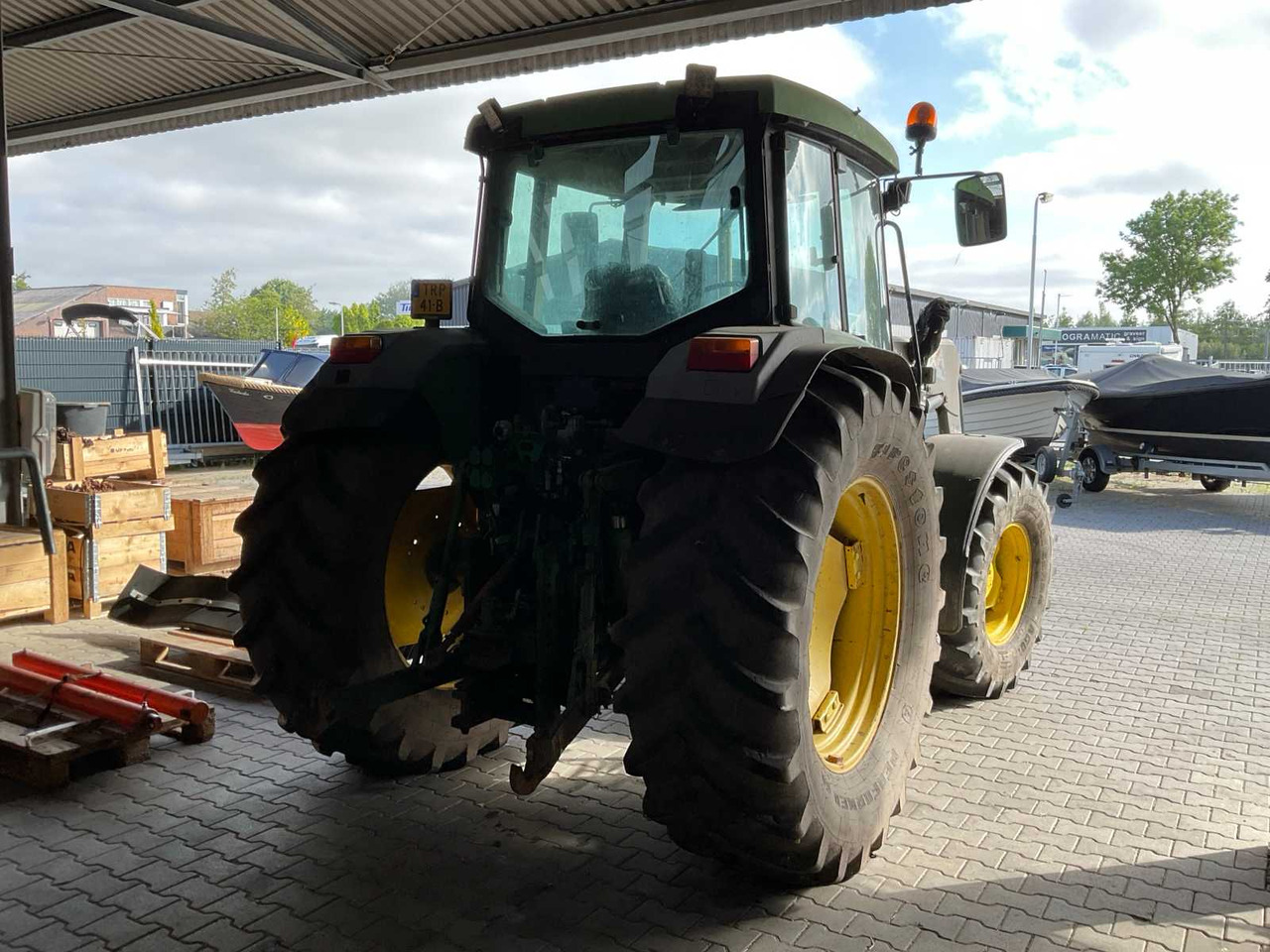 John Deere 6310 - Farm tractor: picture 4 John Deere 6310 - Farm tractor: picture 4