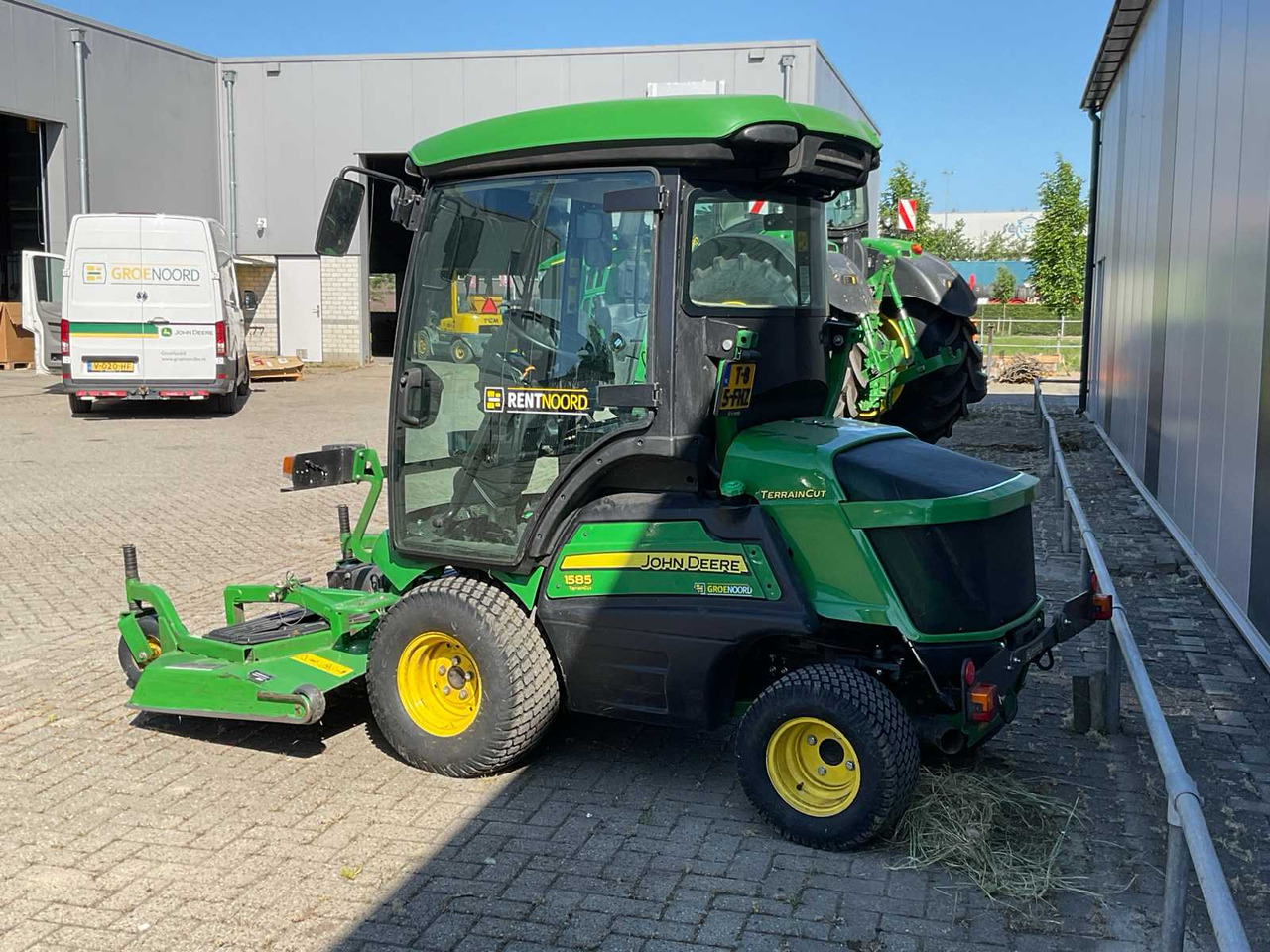 John Deere TerrainCut 1585 - Garden mower: picture 4 John Deere TerrainCut 1585 - Garden mower: picture 4