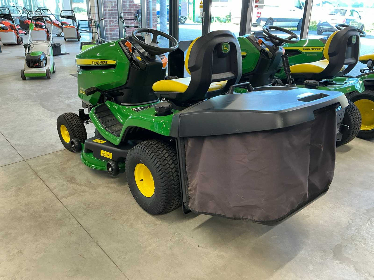 John Deere X350R - Garden mower: picture 4 John Deere X350R - Garden mower: picture 4