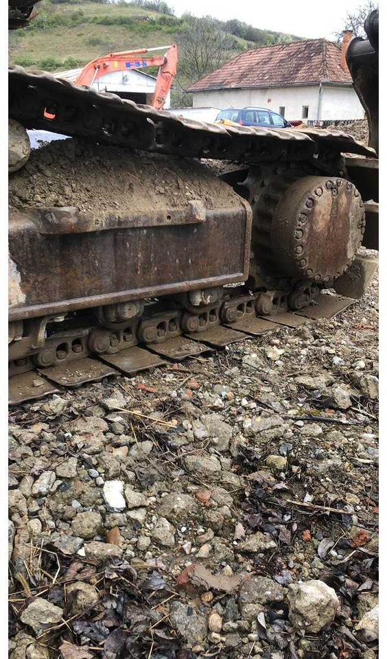 KOMATSU - Crawler excavator: picture 2 KOMATSU - Crawler excavator: picture 2