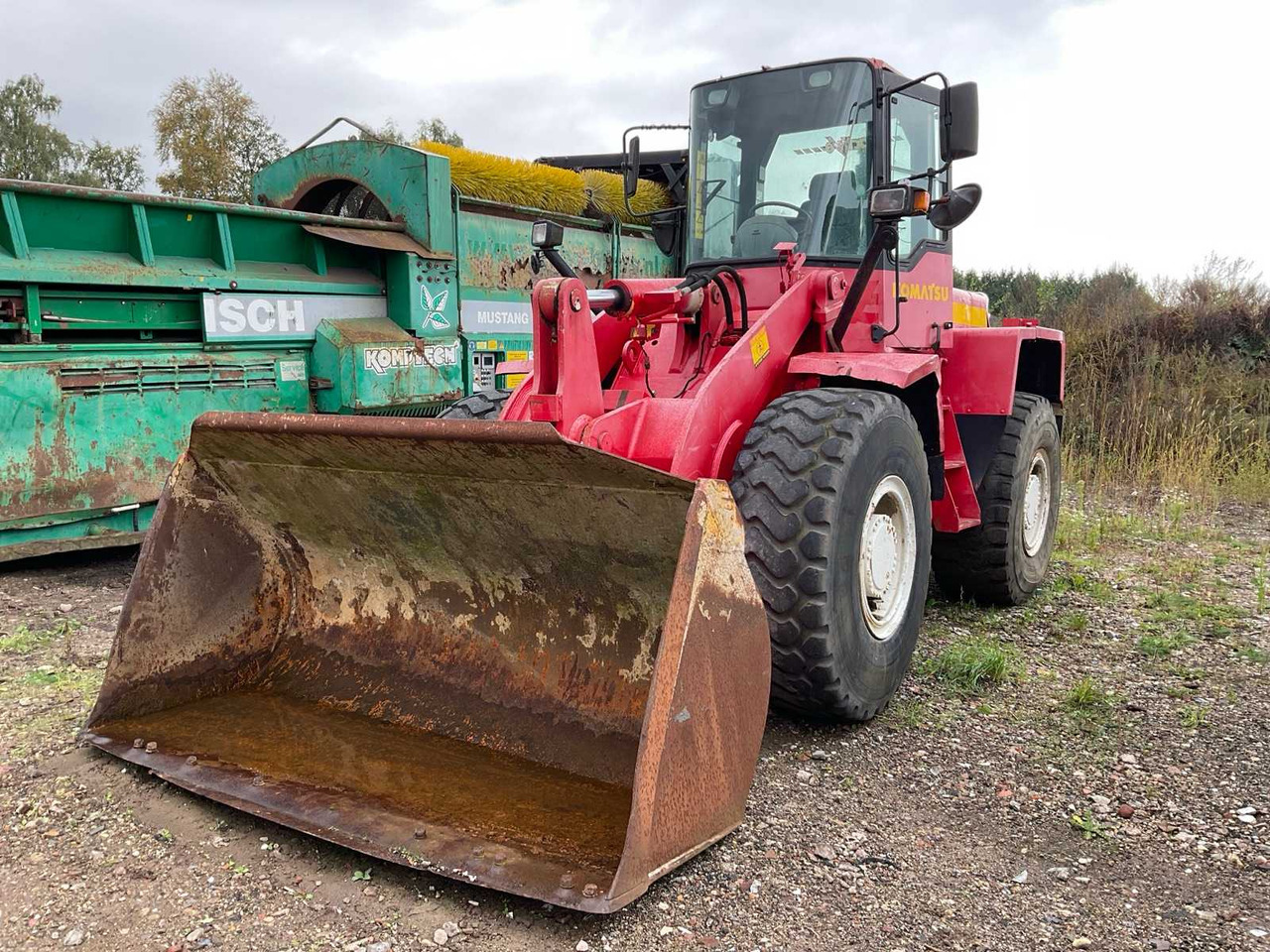 Komatsu WA270 - Wheel loader: picture 1 Komatsu WA270 - Wheel loader: picture 1