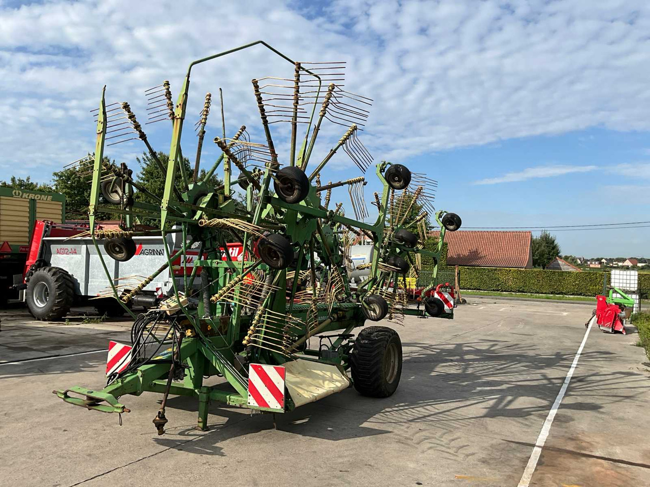 Krone Swadro 1250 - Hay and forage equipment: picture 1 Krone Swadro 1250 - Hay and forage equipment: picture 1