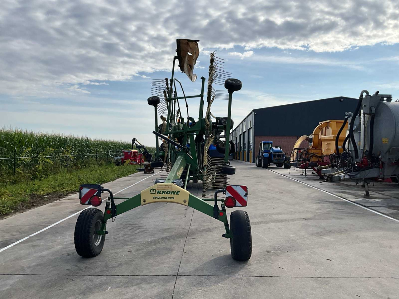 Krone Swadro TS 680 - Hay and forage equipment: picture 4 Krone Swadro TS 680 - Hay and forage equipment: picture 4