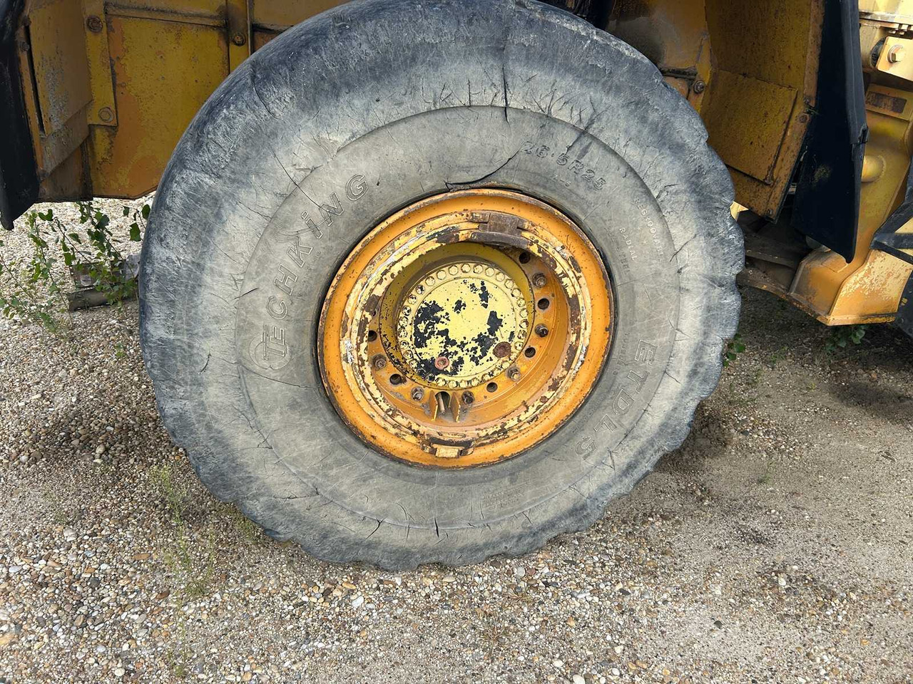 Wheel loader LIEBHERR L551: picture 8