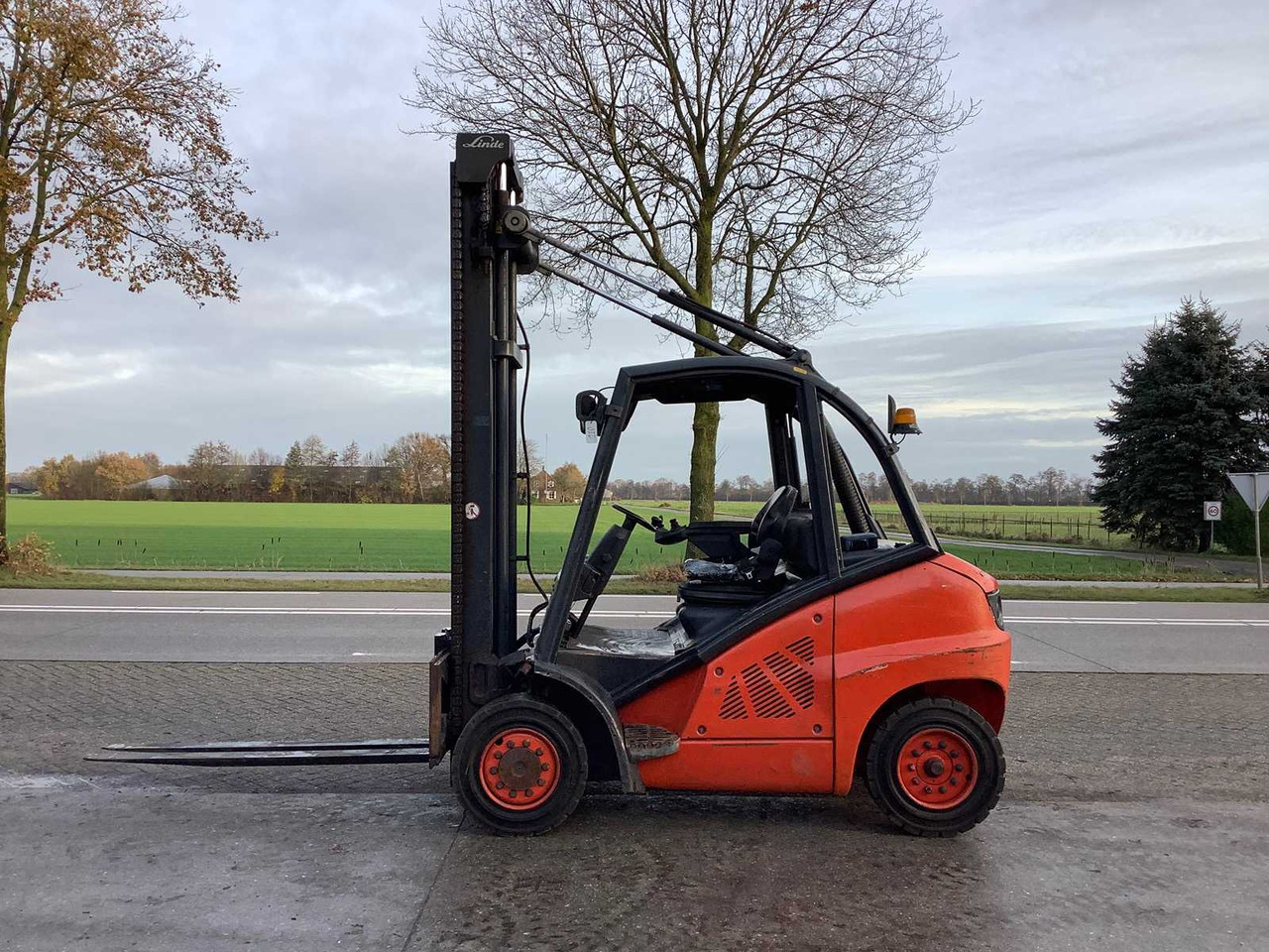 LINDE - 2008 - H40-D - FORKLIFT TRUCK - Forklift: picture 2 LINDE - 2008 - H40-D - FORKLIFT TRUCK - Forklift: picture 2