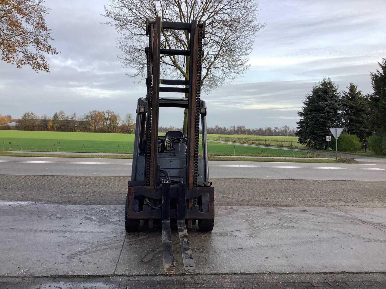 LINDE - 2008 - H40-D - FORKLIFT TRUCK - Forklift: picture 3 LINDE - 2008 - H40-D - FORKLIFT TRUCK - Forklift: picture 3