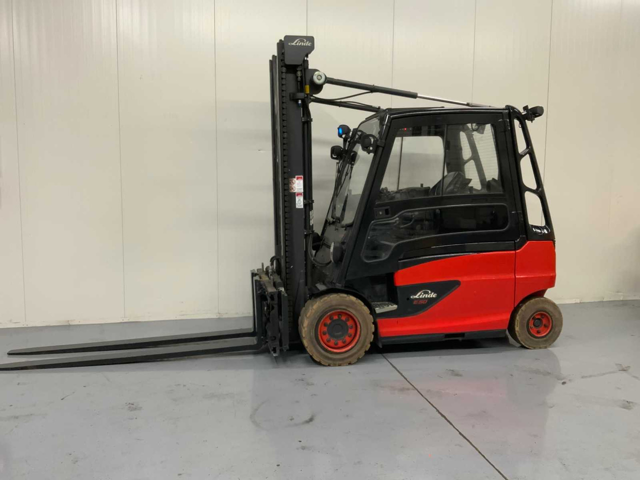 LINDE E50 - 4.1M DUPLEX, FORK POSITIONER, SIDE-SHIFT, LONG FORKS - FORKLIFT - Forklift: picture 2 LINDE E50 - 4.1M DUPLEX, FORK POSITIONER, SIDE-SHIFT, LONG FORKS - FORKLIFT - Forklift: picture 2
