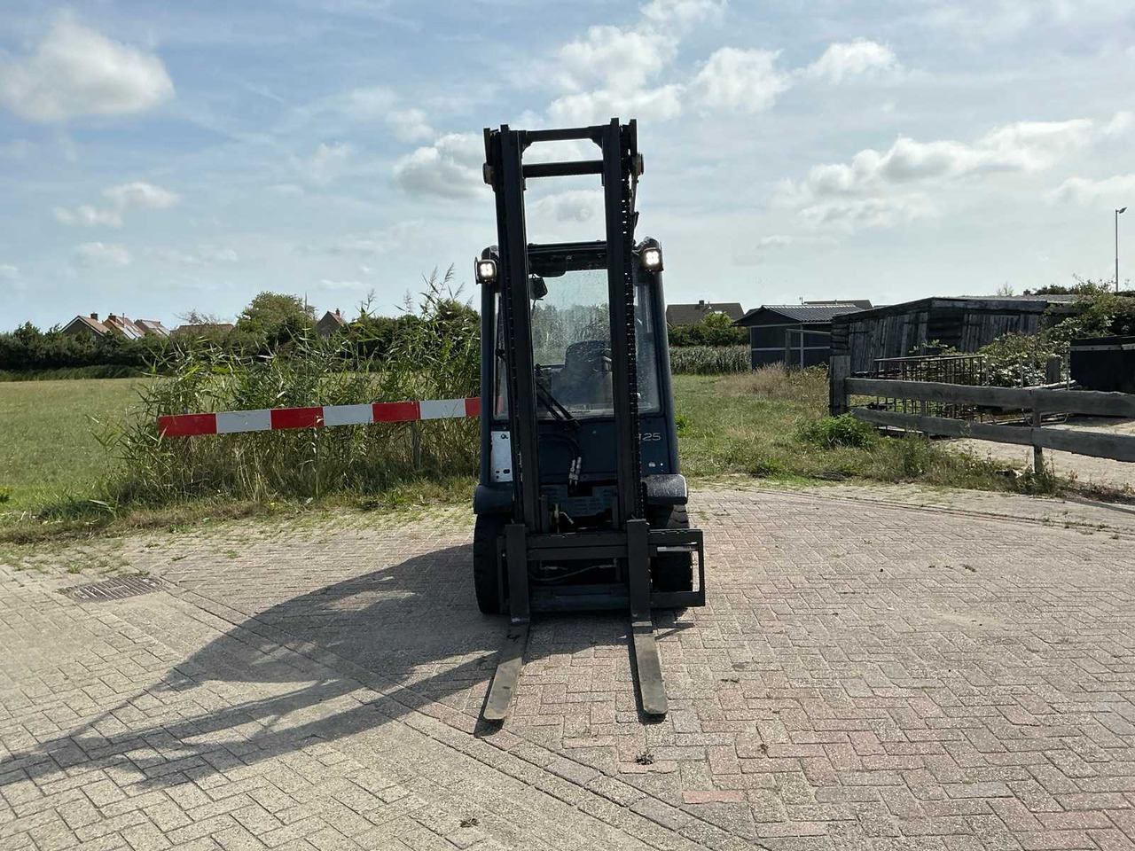 LINDE H25D FORKLIFT TRUCK - Forklift: picture 3 LINDE H25D FORKLIFT TRUCK - Forklift: picture 3