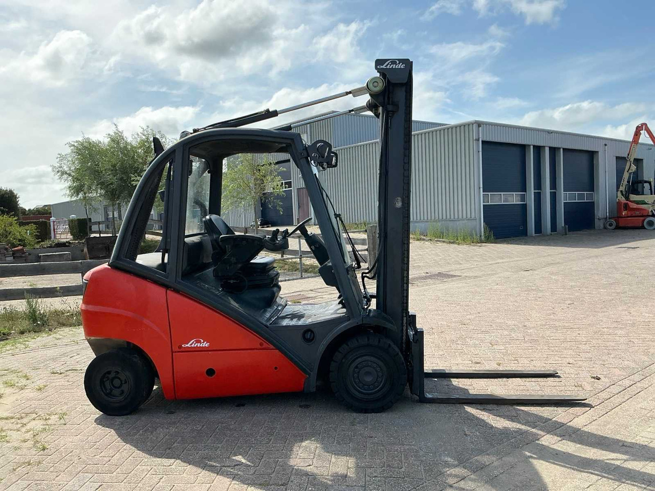 LINDE H25D FORKLIFT TRUCK - Forklift: picture 4 LINDE H25D FORKLIFT TRUCK - Forklift: picture 4