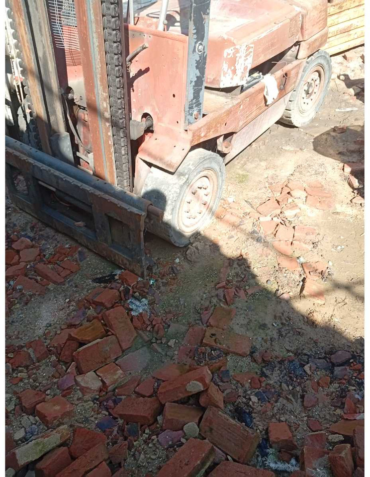 LINDE - H400 - DIESEL FORKLIFT TRUCK - 1989 - Forklift: picture 3 LINDE - H400 - DIESEL FORKLIFT TRUCK - 1989 - Forklift: picture 3