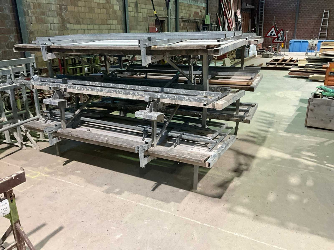 MBT - AERIAL WORK PLATFORMS (6X) - Aerial platform: picture 3 MBT - AERIAL WORK PLATFORMS (6X) - Aerial platform: picture 3