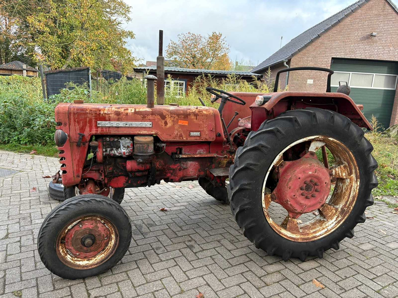 Mc Cormick D-436 - Farm tractor: picture 2 Mc Cormick D-436 - Farm tractor: picture 2