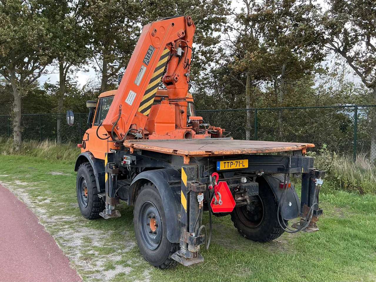 Farm trailer Mercedes-benz Unimog 406: picture 10
