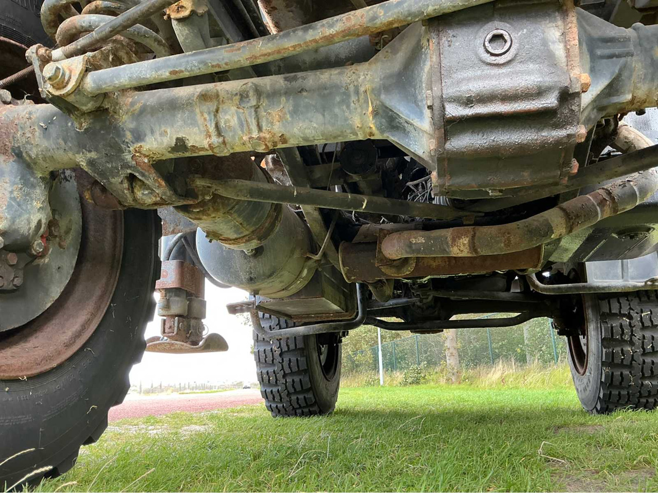 Farm trailer Mercedes-benz Unimog 406: picture 36