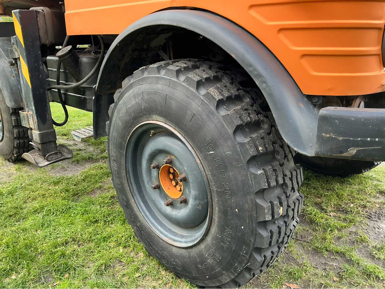 Farm trailer Mercedes-benz Unimog 406: picture 41