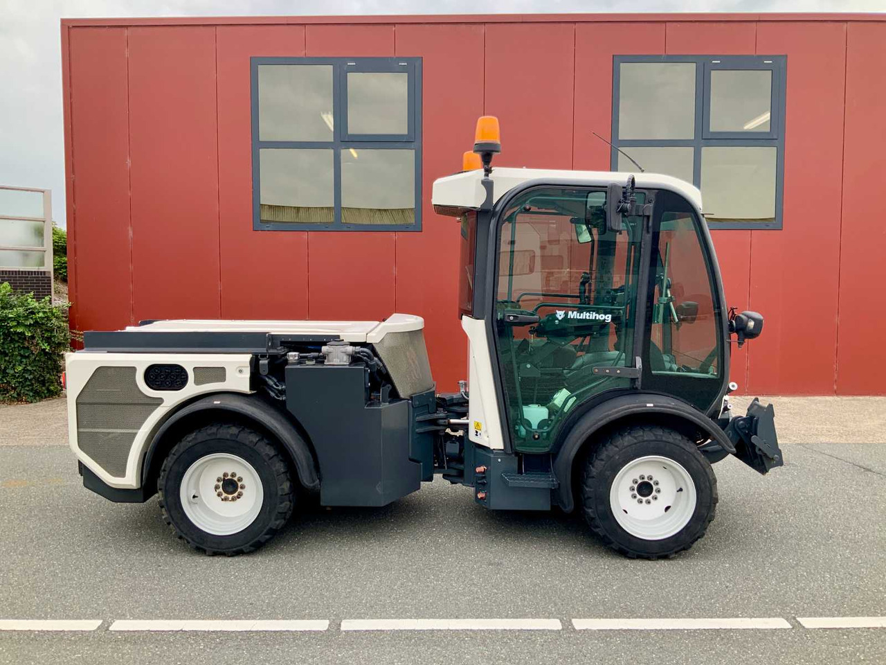 Multihog MX-C75 - Farm tractor: picture 4 Multihog MX-C75 - Farm tractor: picture 4