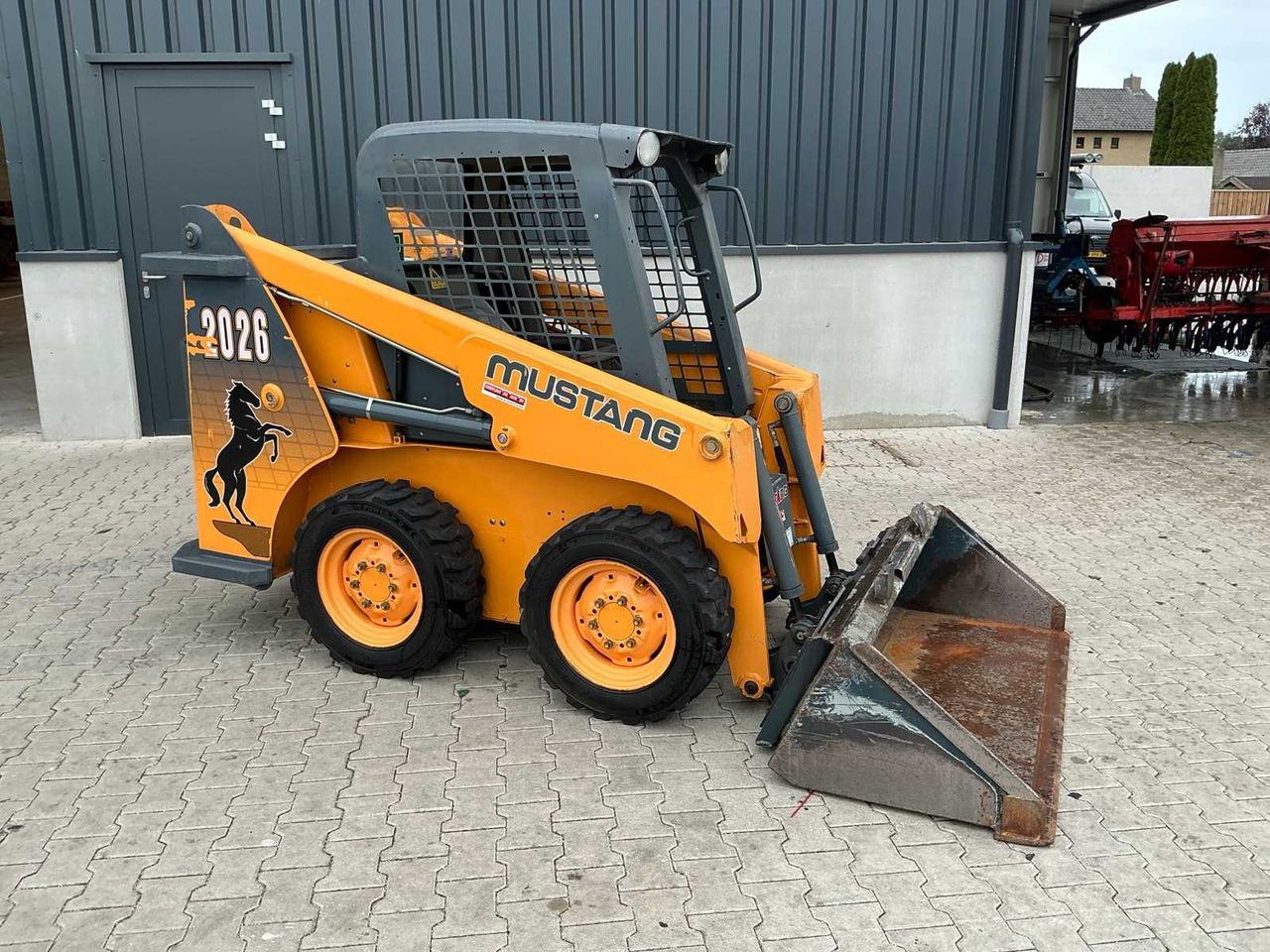 Mustang 2014 MUSTANG 2026 SKID STEER LOADER - Skid steer loader: picture 3 Mustang 2014 MUSTANG 2026 SKID STEER LOADER - Skid steer loader: picture 3