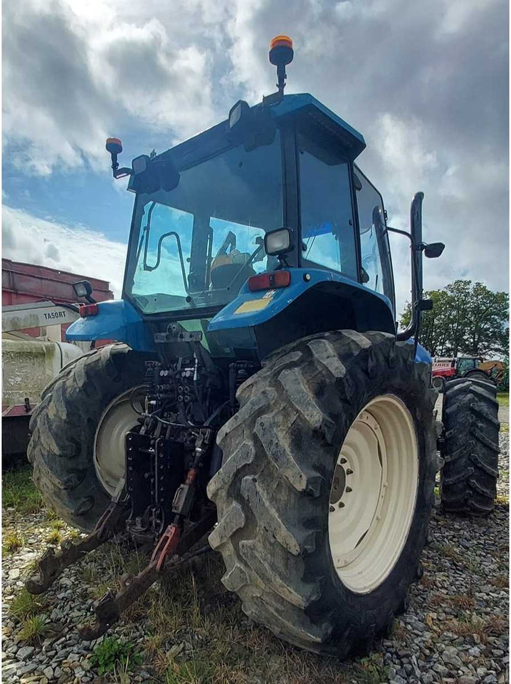 New Holland TM150 - Farm tractor: picture 3 New Holland TM150 - Farm tractor: picture 3