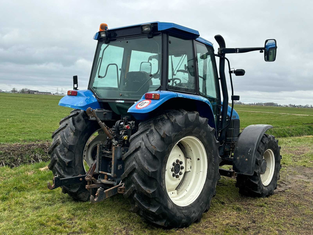 Farm tractor New Holland ts90: picture 6