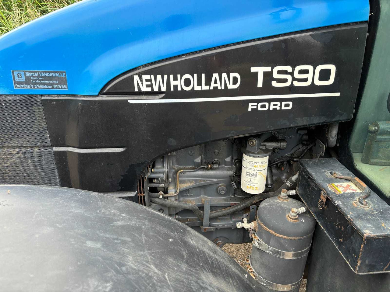 Farm tractor New Holland ts90: picture 35