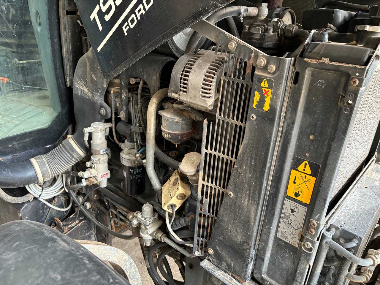 Farm tractor New Holland ts90: picture 39