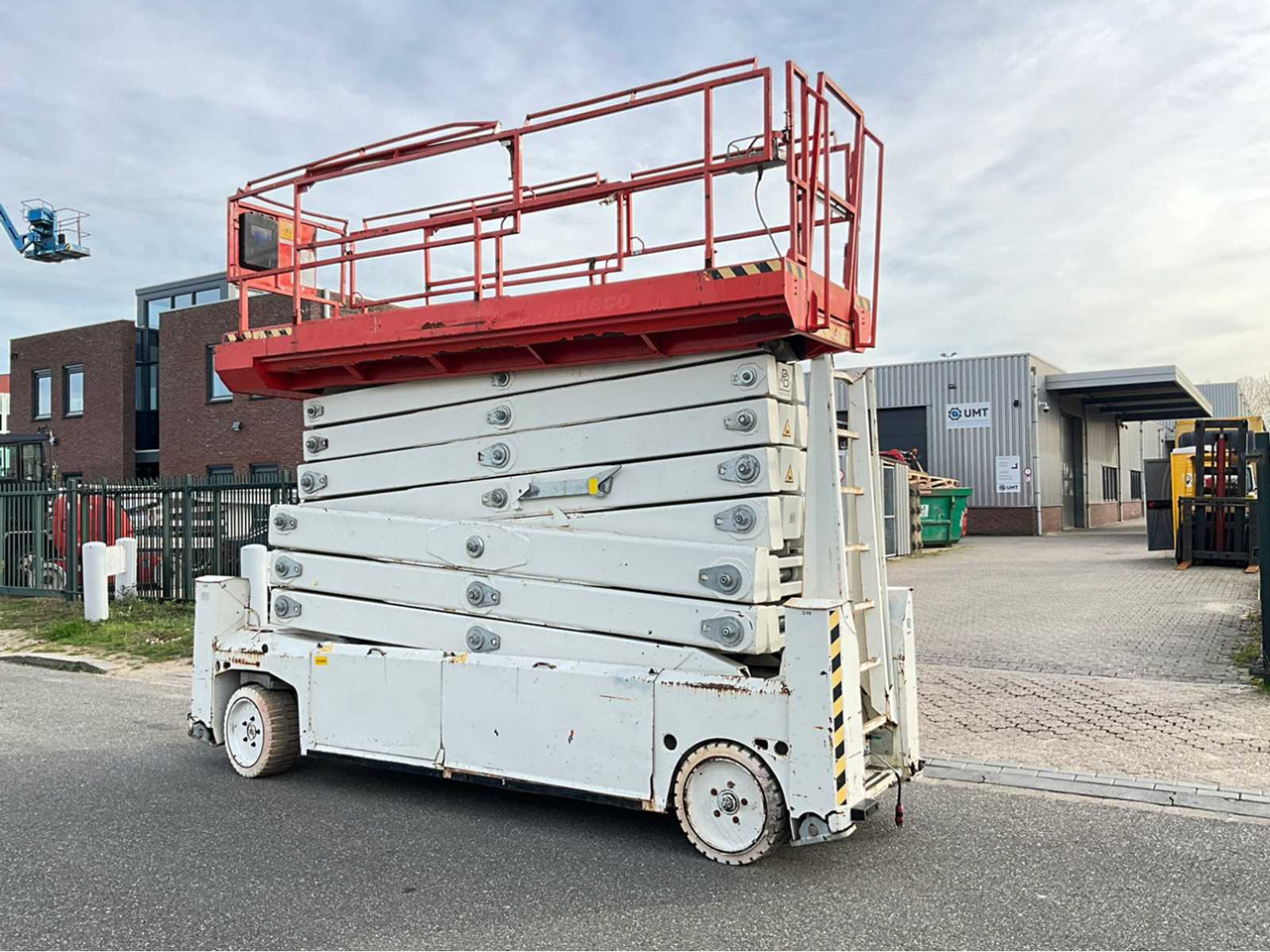 PB - S225-12ES - AERIAL PLATFORM WORKING HEIGHT 22,5 METERS, YEAR OF MANUFACTURE 2011 - Aerial platform: picture 4 PB - S225-12ES - AERIAL PLATFORM WORKING HEIGHT 22,5 METERS, YEAR OF MANUFACTURE 2011 - Aerial platform: picture 4