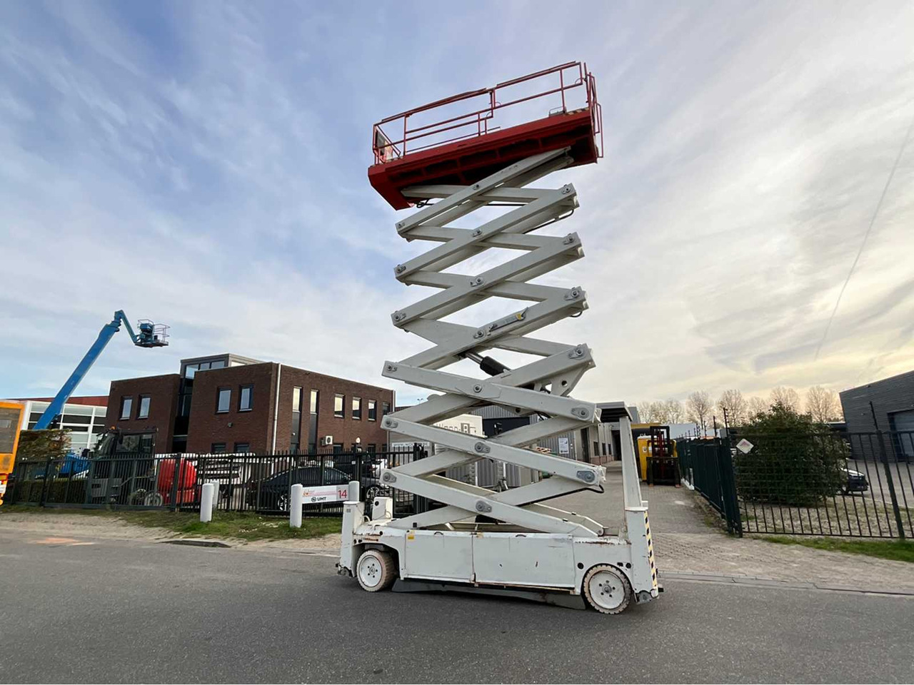 PB - S225-12ES - AERIAL PLATFORM WORKING HEIGHT 22,5 METERS, YEAR OF MANUFACTURE 2011 - Aerial platform: picture 5 PB - S225-12ES - AERIAL PLATFORM WORKING HEIGHT 22,5 METERS, YEAR OF MANUFACTURE 2011 - Aerial platform: picture 5