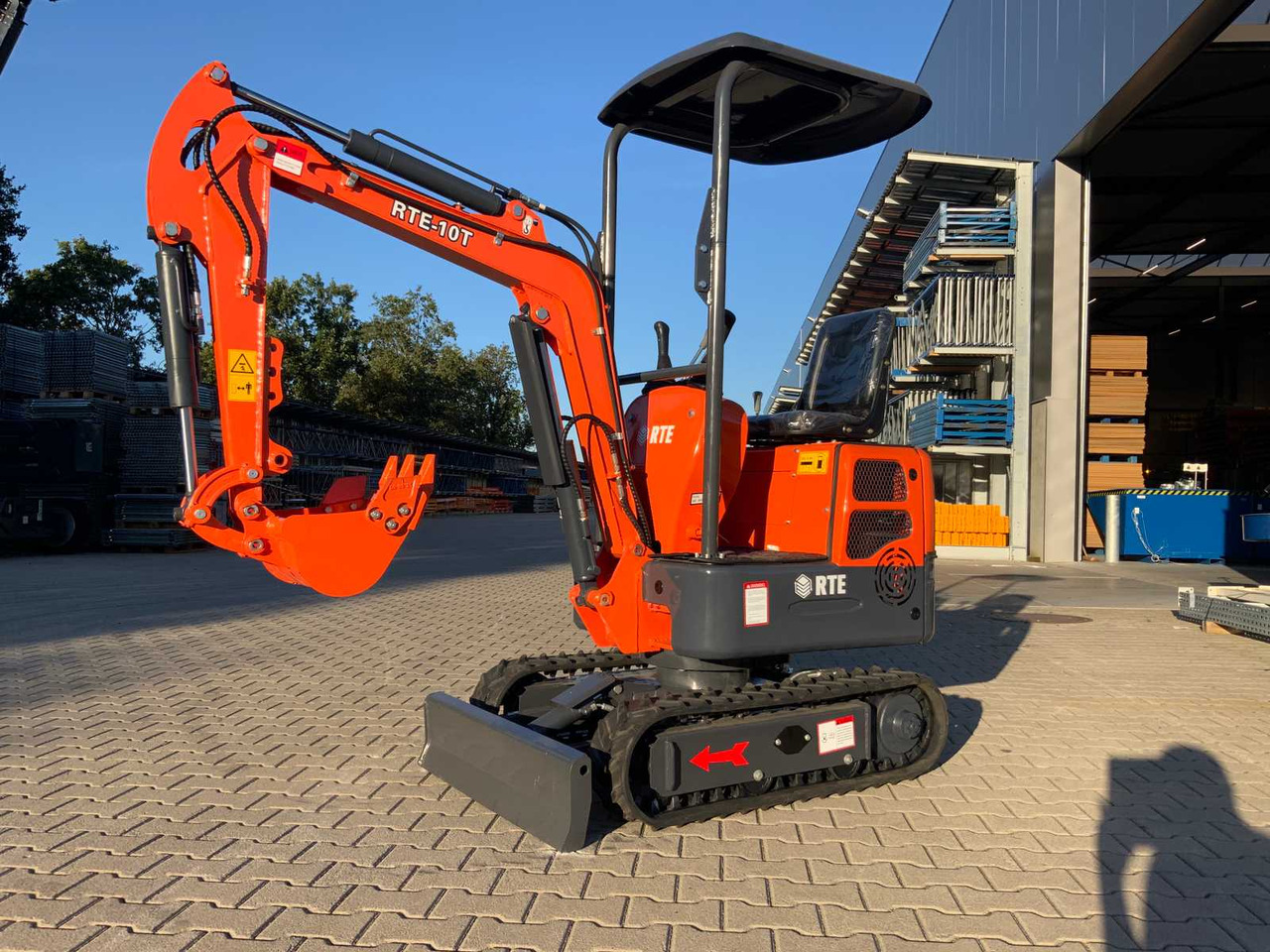 RTE CRE102 - Mini excavator: picture 2 RTE CRE102 - Mini excavator: picture 2