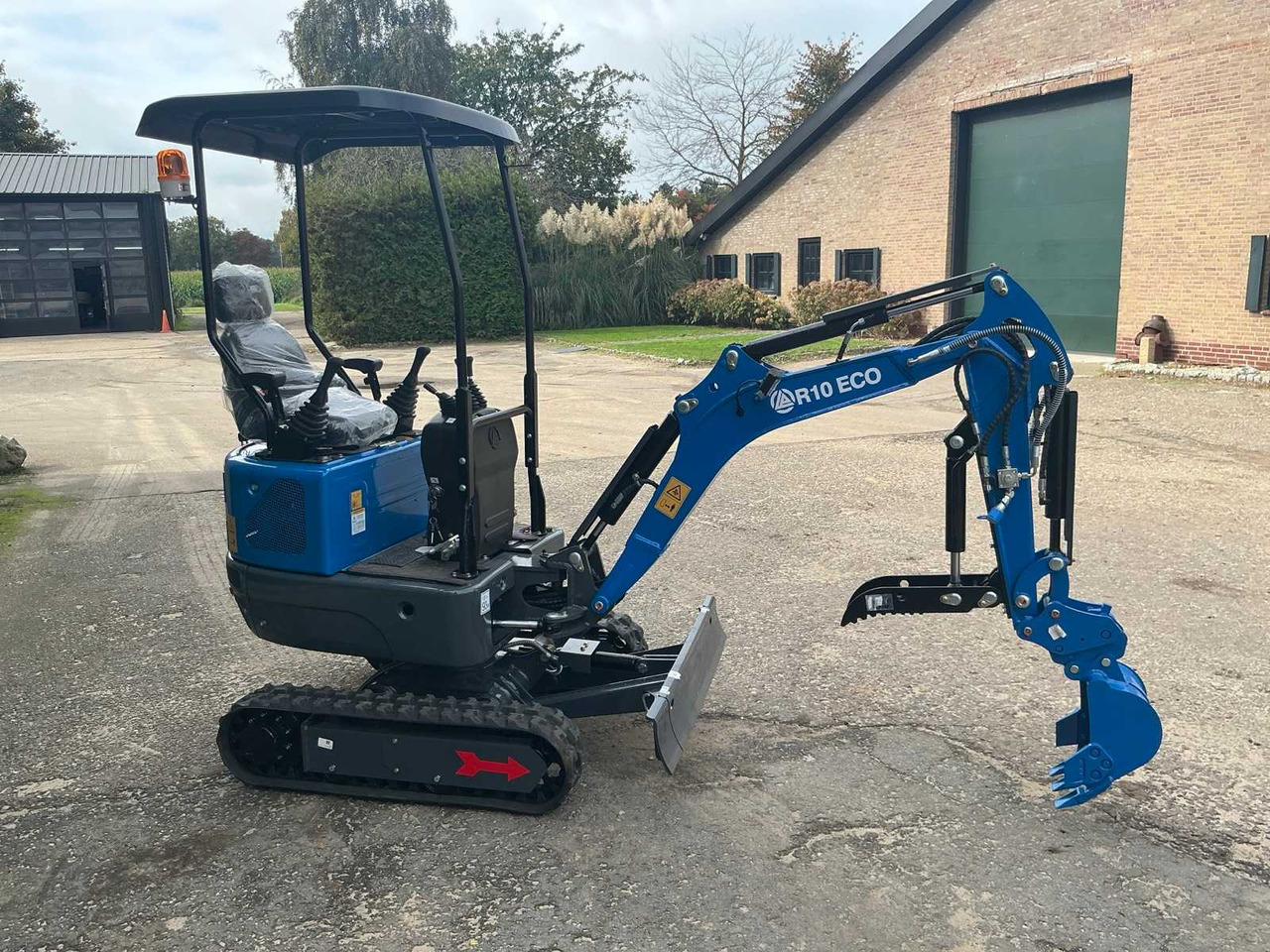 Rippa R10 - Mini excavator: picture 3 Rippa R10 - Mini excavator: picture 3