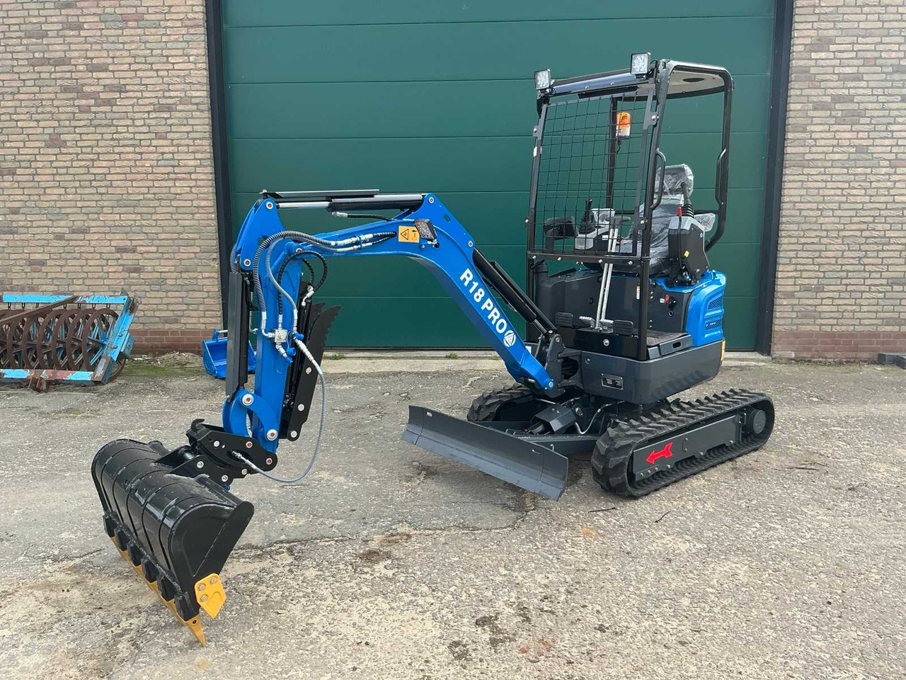 Rippa R18 Pro - Mini excavator: picture 1 Rippa R18 Pro - Mini excavator: picture 1