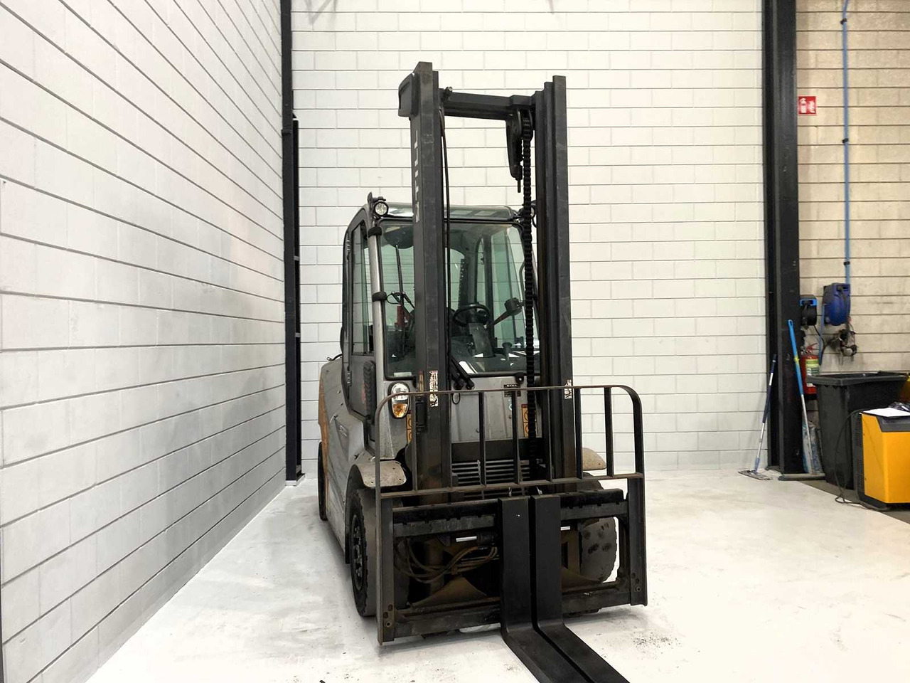 STILL - 2016 - RX 70-40 T - FORKLIFT - SIDE-SHIFT - Forklift: picture 5 STILL - 2016 - RX 70-40 T - FORKLIFT - SIDE-SHIFT - Forklift: picture 5