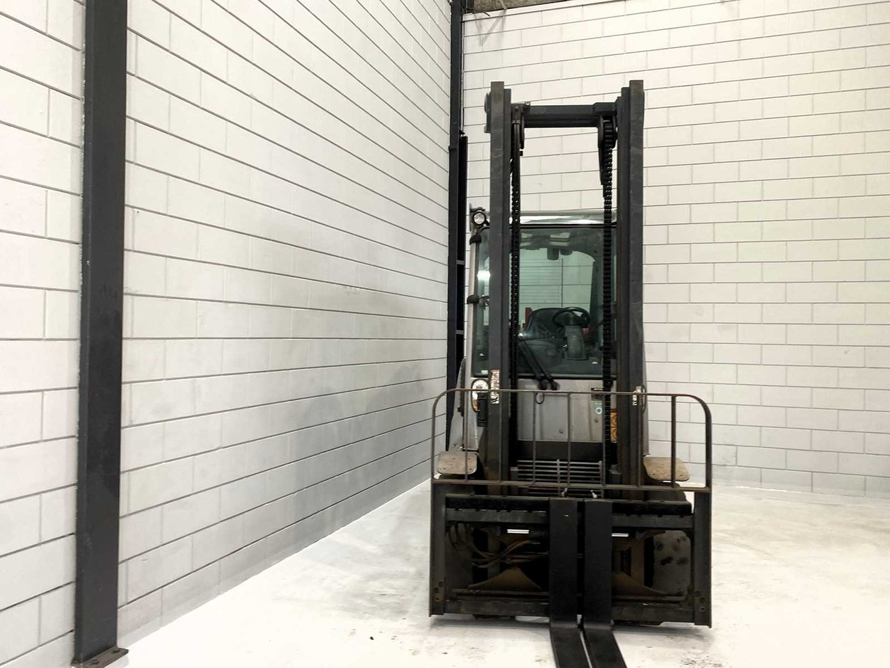 STILL - 2016 - RX 70-40 T - FORKLIFT - SIDE-SHIFT - Forklift: picture 4 STILL - 2016 - RX 70-40 T - FORKLIFT - SIDE-SHIFT - Forklift: picture 4