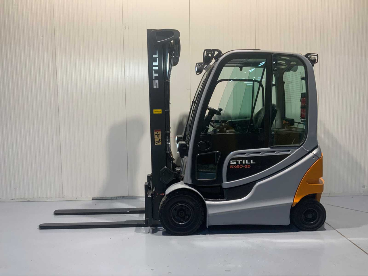 STILL RX60-25 - 2500KG LIFTING CAPACITY - 3865 HOURS - FORKLIFT - Forklift: picture 2 STILL RX60-25 - 2500KG LIFTING CAPACITY - 3865 HOURS - FORKLIFT - Forklift: picture 2